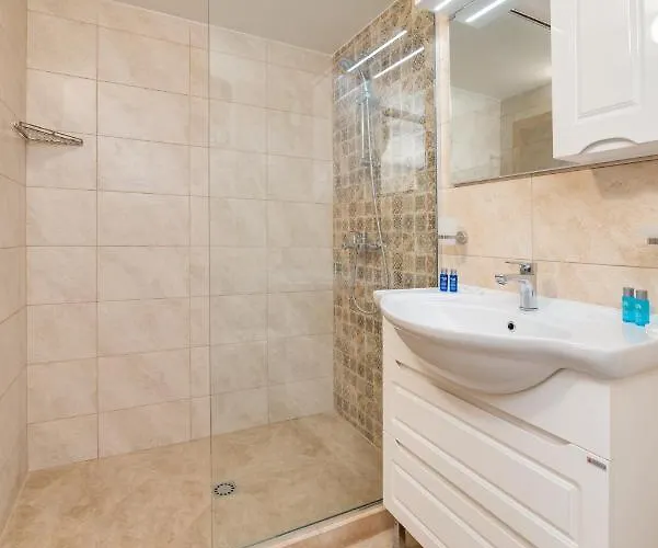 Deluxe And Garden Appartement *