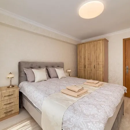 Deluxe&central Garden Apartment Warna