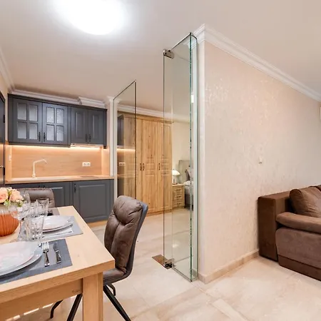 Deluxe&central Garden