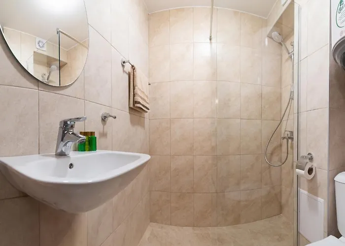 Deluxe And Garden 瓦爾納